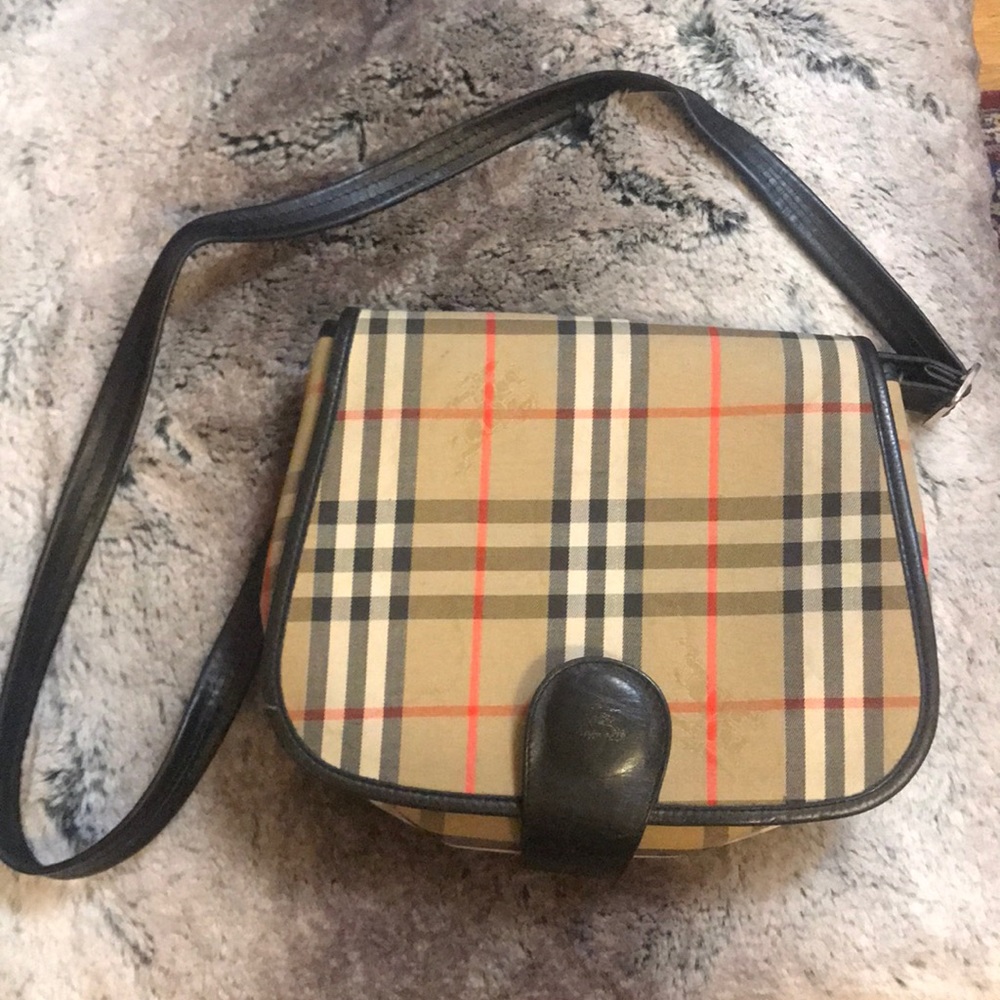Burberry crossbody purse